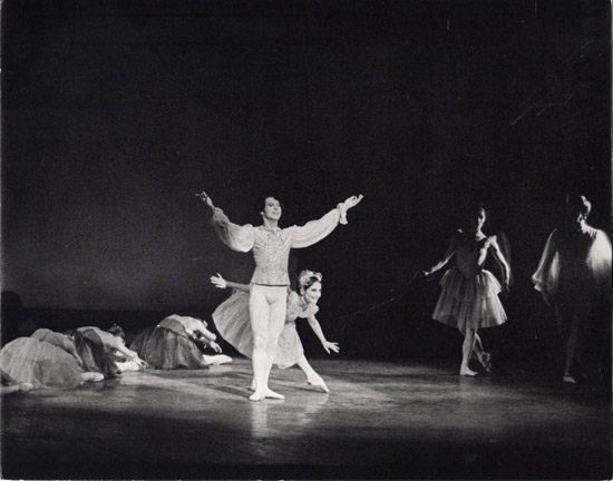 1970-LA FAVORITA- Christina Gallea & Alexander Roy- photo: Jennie Walton