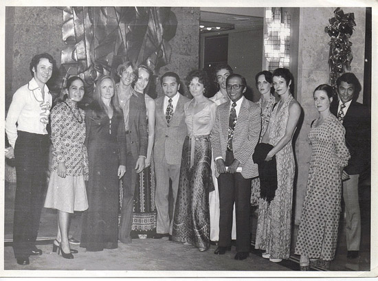 ASIA – Manila 1974- Alexander (L), Christina (C), Prue Sheridan 2nd from R, Graeme Murphy & Janet Vernon (rear)