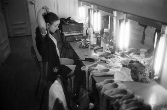 Katherine MacKenzy backstage – Copyright Geoff Howard