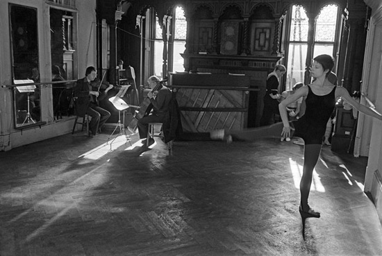 Rehearsal at North House, the company studio – Copyright Geoff Howard